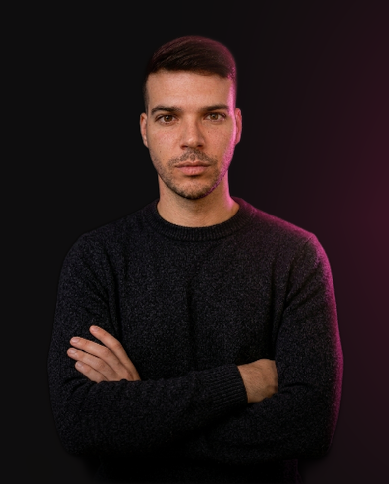 Retrato profesional de Alex Bassa, Fundador & CEO